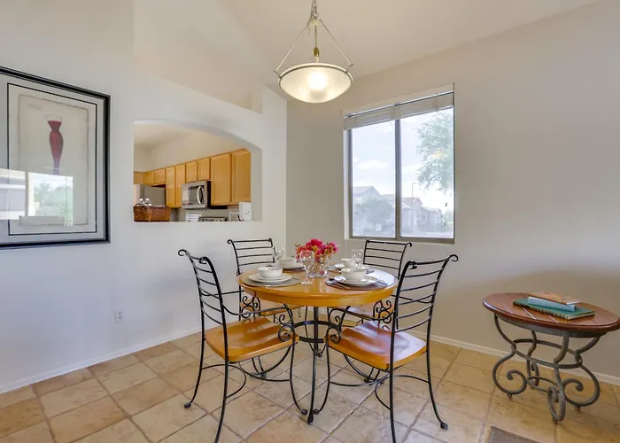 Hike, Golf & Relax: Desert Retreat In Holiday home *