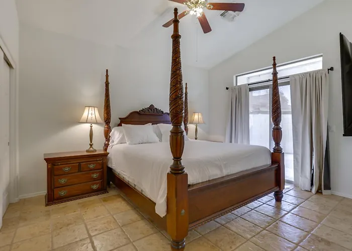 Hike, Golf & Relax: Desert Retreat In Holiday home *